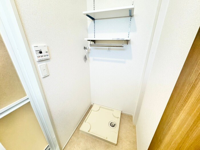 物件内観写真13　(洗濯機置場)