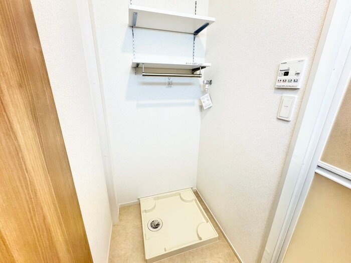 物件内観写真13　(洗濯機置場)