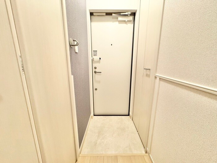 物件内観写真17　(玄関)