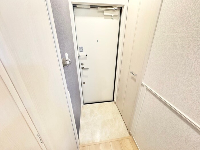 物件内観写真17　(玄関)
