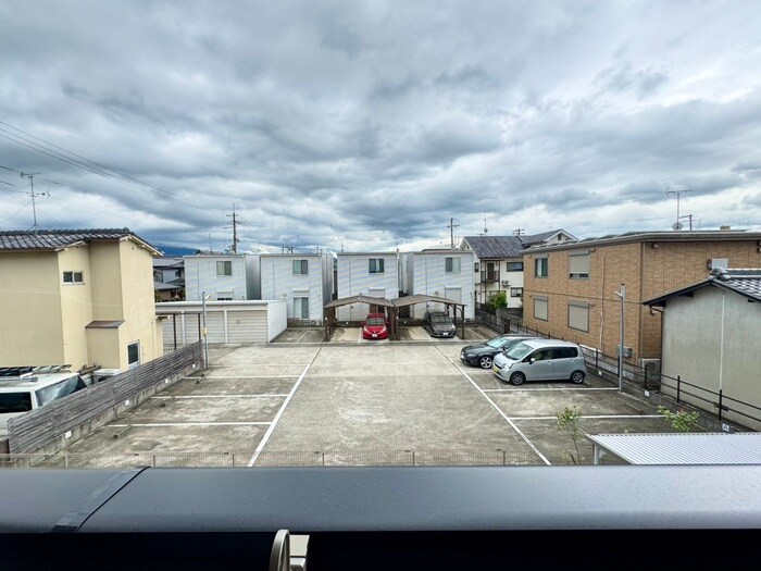 物件内観写真22　(室内からの展望)