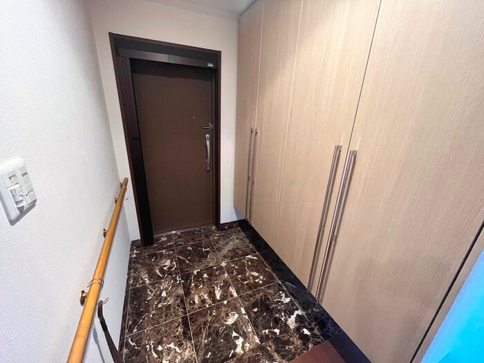 物件内観写真20　(玄関)