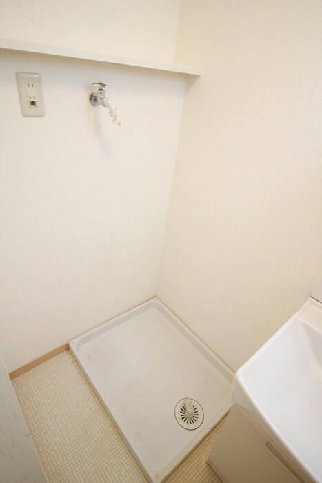 物件内観写真10　(洗濯機置場)