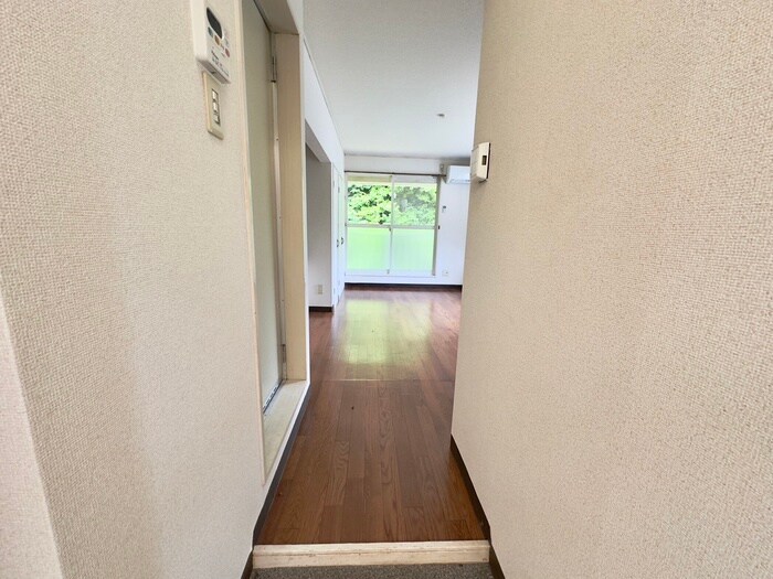 物件内観写真18　(廊下)