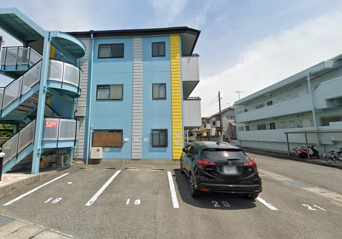 物件外観写真4　(駐車場)