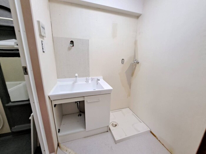 物件内観写真12　(洗濯機置場)