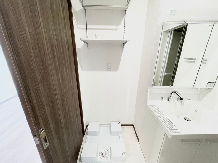 物件内観写真16　(洗濯機置場)