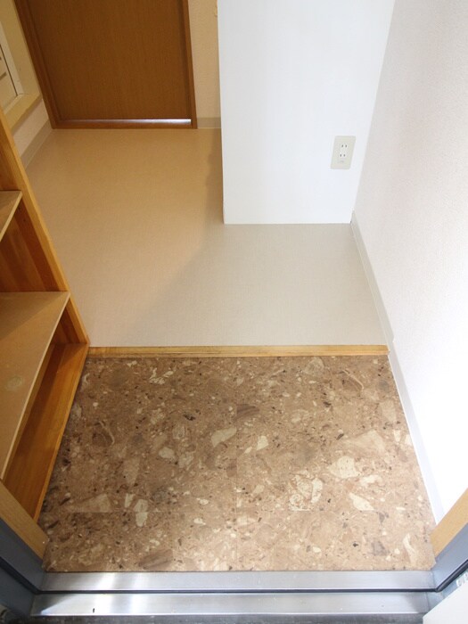 物件内観写真15　(玄関)