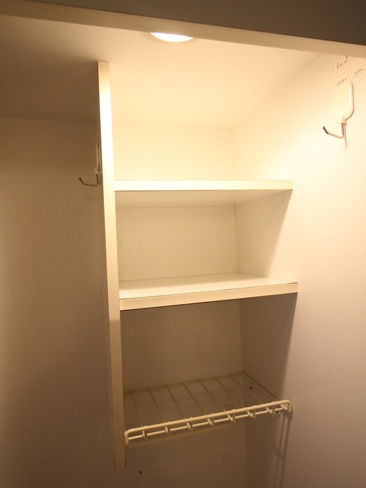物件内観写真22　(収納)