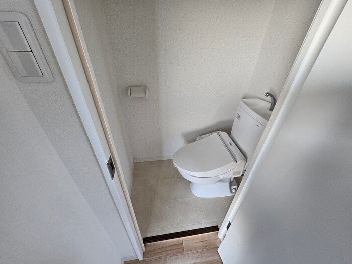 物件内観写真12　(トイレ)