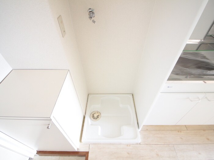 物件内観写真14　(洗濯機置場)