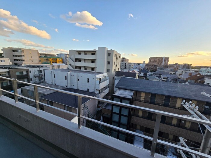 物件内観写真14　(室内からの展望)