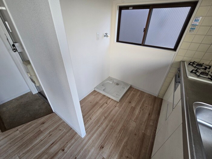 物件内観写真17　(洗濯機置場)