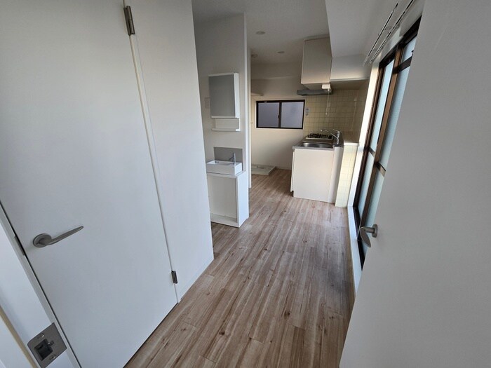 物件内観写真18　(廊下)