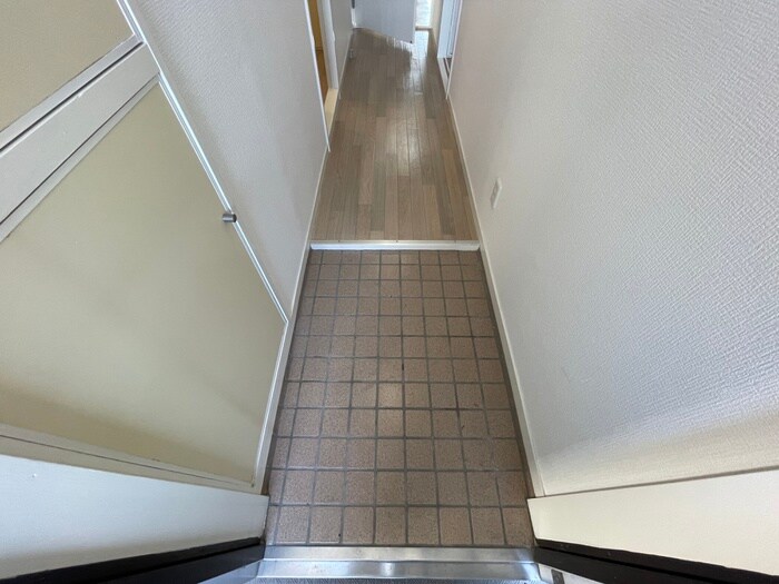 物件内観写真18　(玄関)