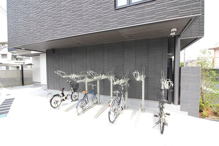 物件外観写真5　(駐輪場)