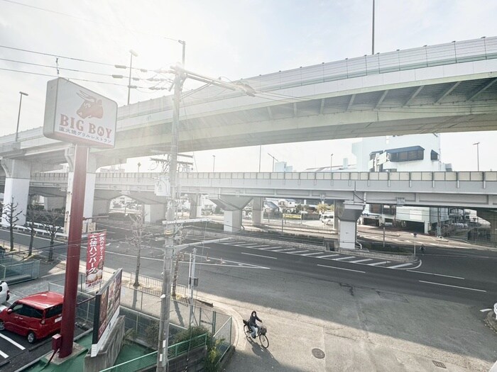 物件内観写真17　(室内からの展望)