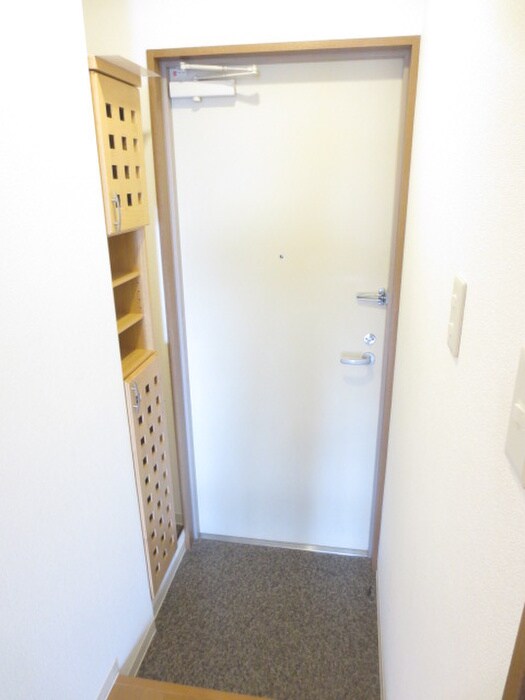 物件内観写真7　(玄関)