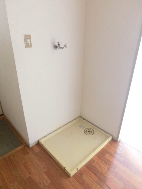 ハイツくがいの洗濯機置場