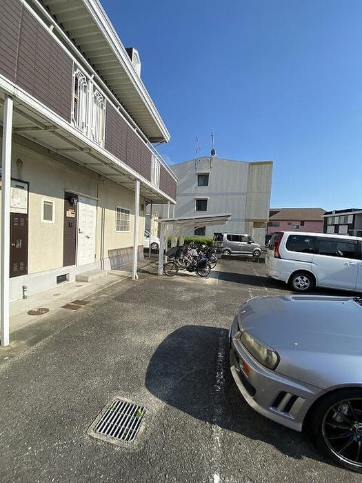 物件外観写真5　(駐輪場)