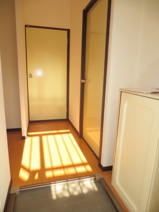 物件内観写真15　(玄関)