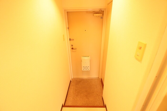 物件内観写真12　(玄関)