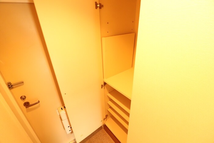 物件内観写真13　(靴箱)