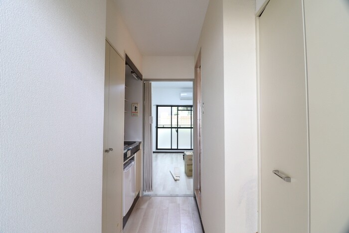 物件内観写真16　(玄関)