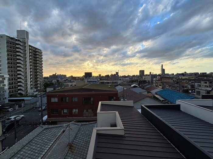 物件内観写真22　(室内からの展望)