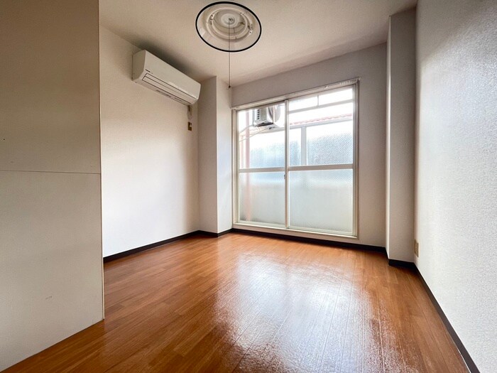 物件内観写真9　(居室)