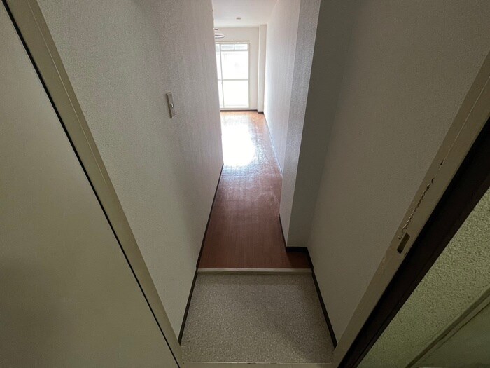 物件内観写真14　(玄関)