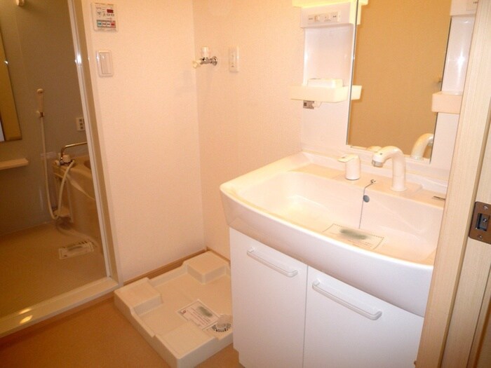 物件内観写真10　(洗濯機置場)