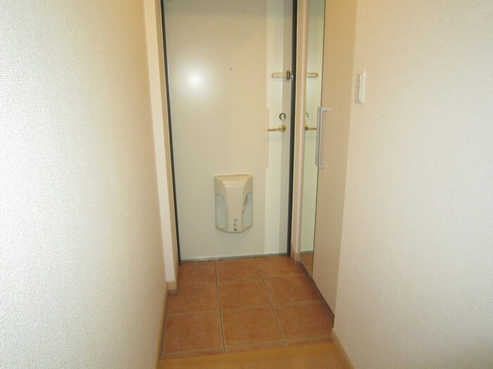 物件内観写真15　(玄関)