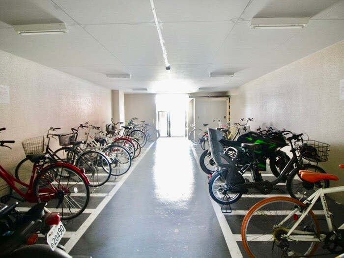 物件外観写真6　(駐輪場)