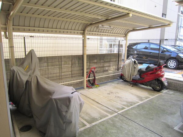 バイク置き場