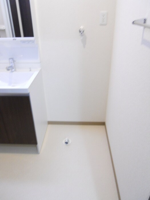 物件内観写真14　(洗濯機置場)