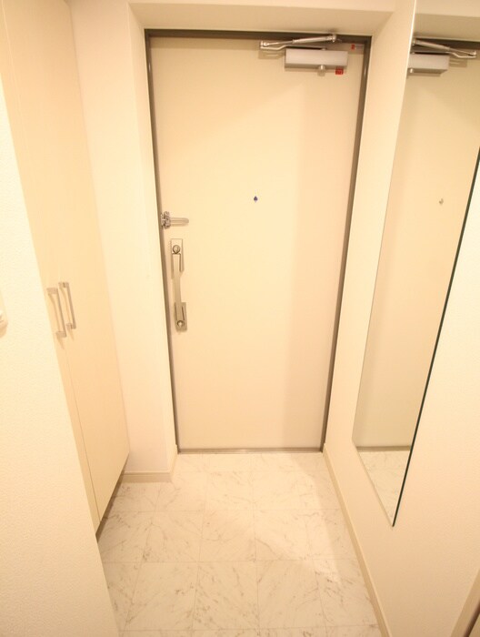 物件内観写真15　(玄関)