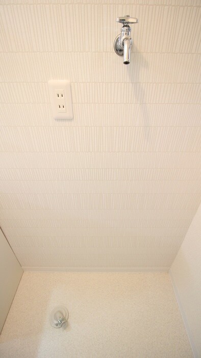 物件内観写真15　(洗濯機置場)