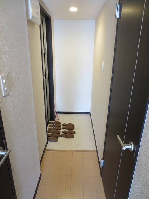 物件内観写真11　(玄関)