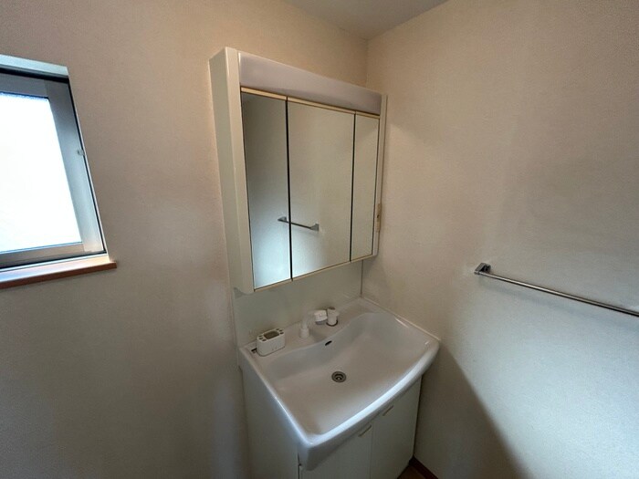 物件内観写真13　(洗面)
