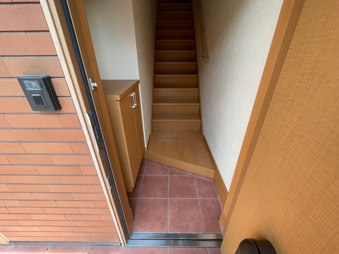 物件内観写真17　(玄関)