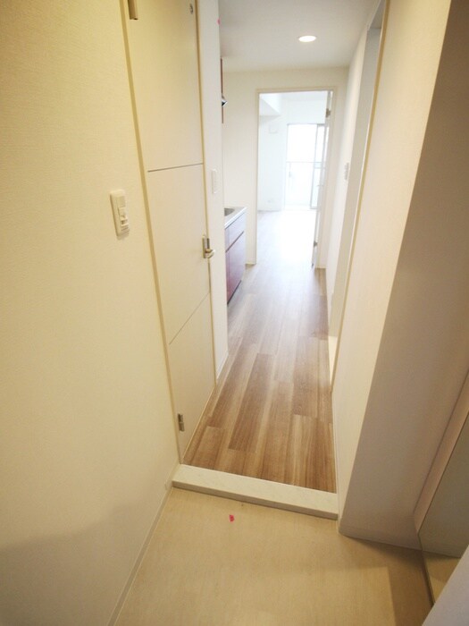 物件内観写真5　(玄関)