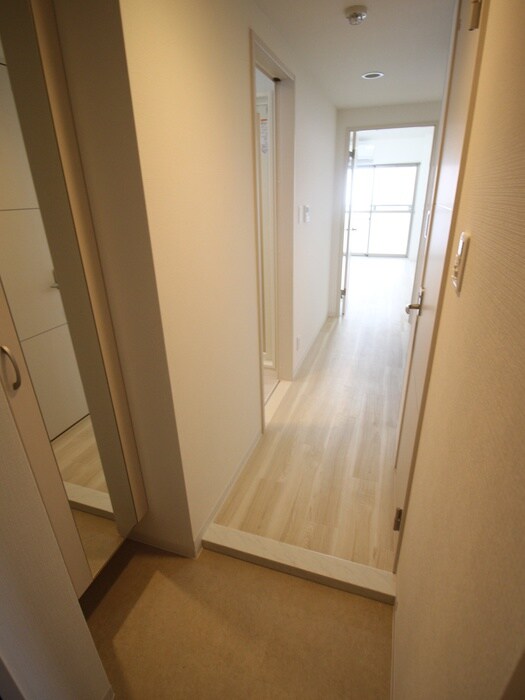 物件内観写真5　(玄関)