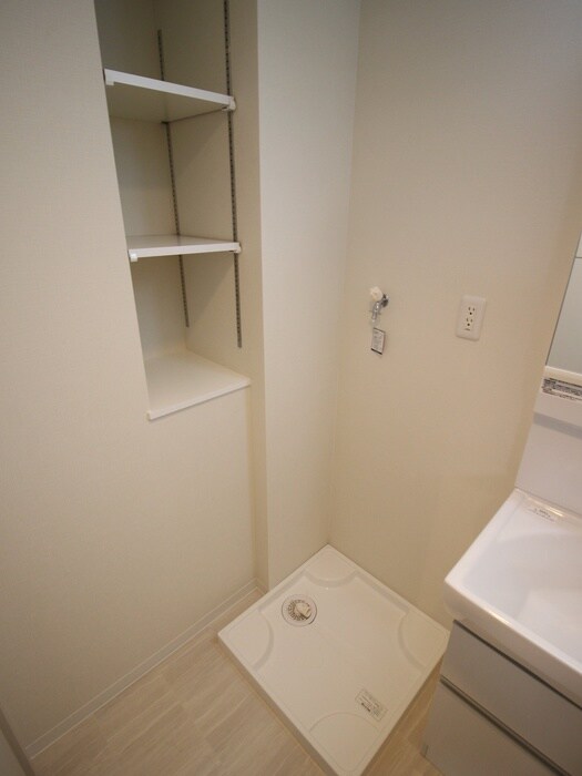 物件内観写真9　(洗濯機置場)
