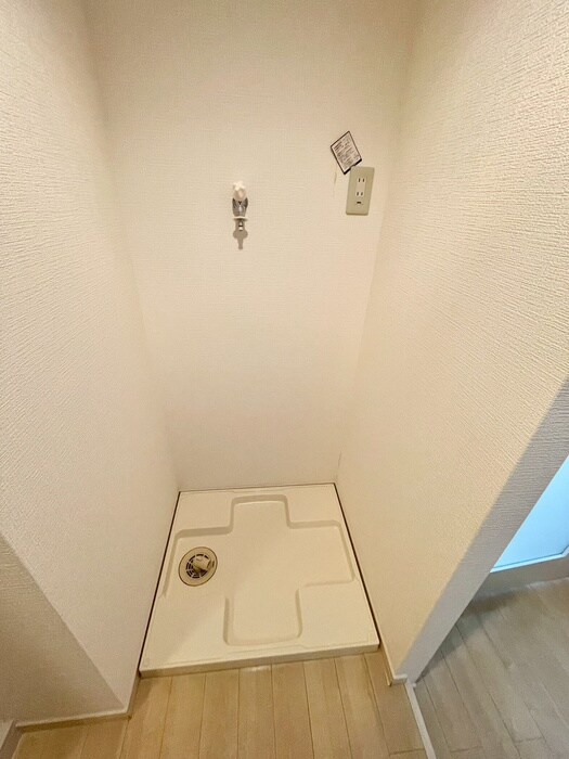 物件内観写真12　(洗濯機置場)