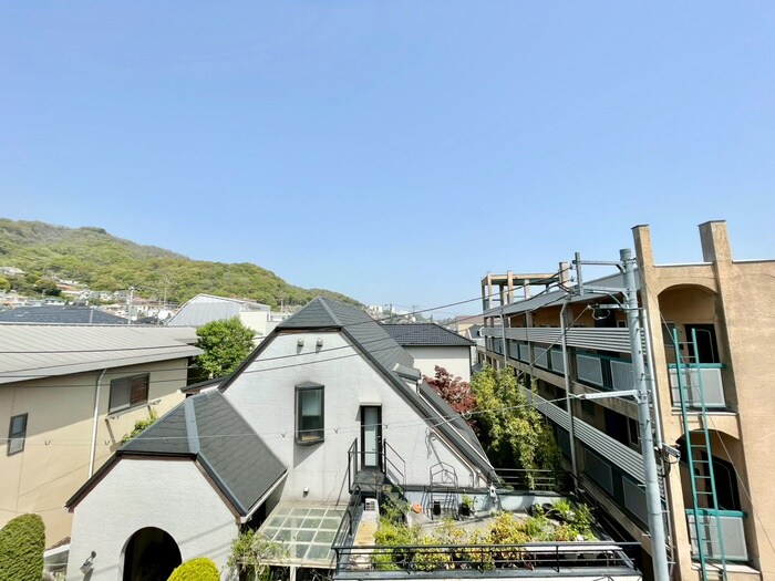 物件内観写真16　(室内からの展望)