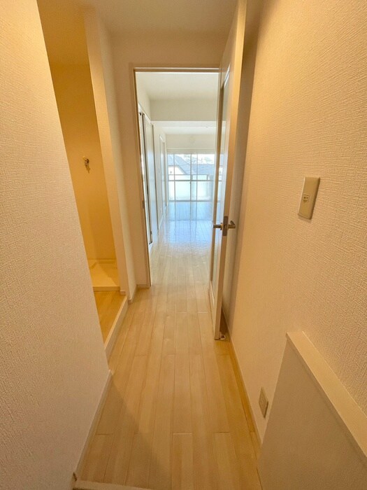 物件内観写真17　(廊下)