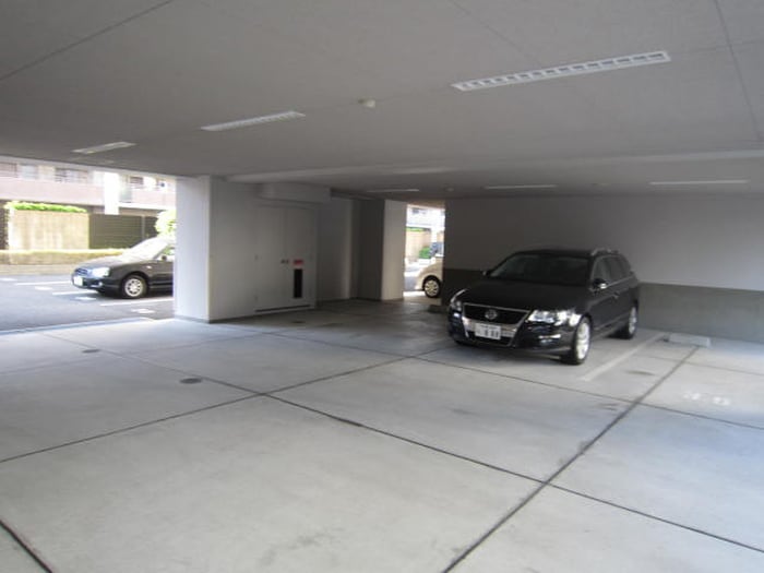 物件外観写真6　(駐車場)