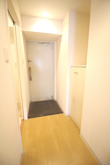 物件内観写真13　(玄関)