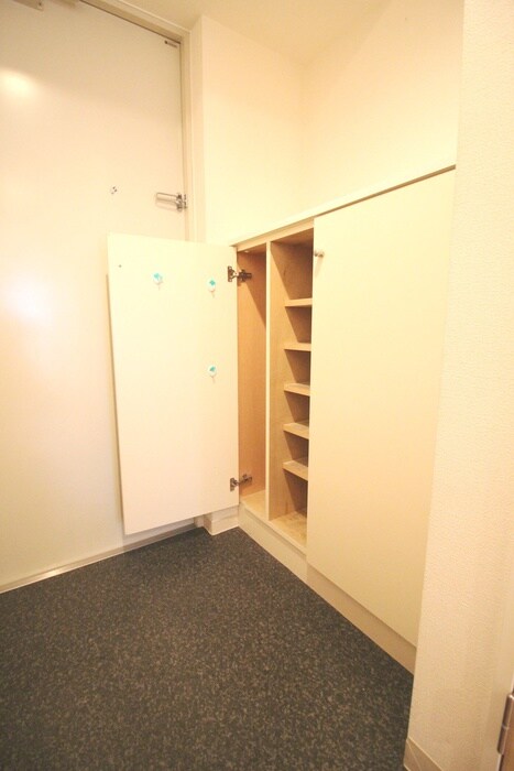 物件内観写真16　(靴箱)